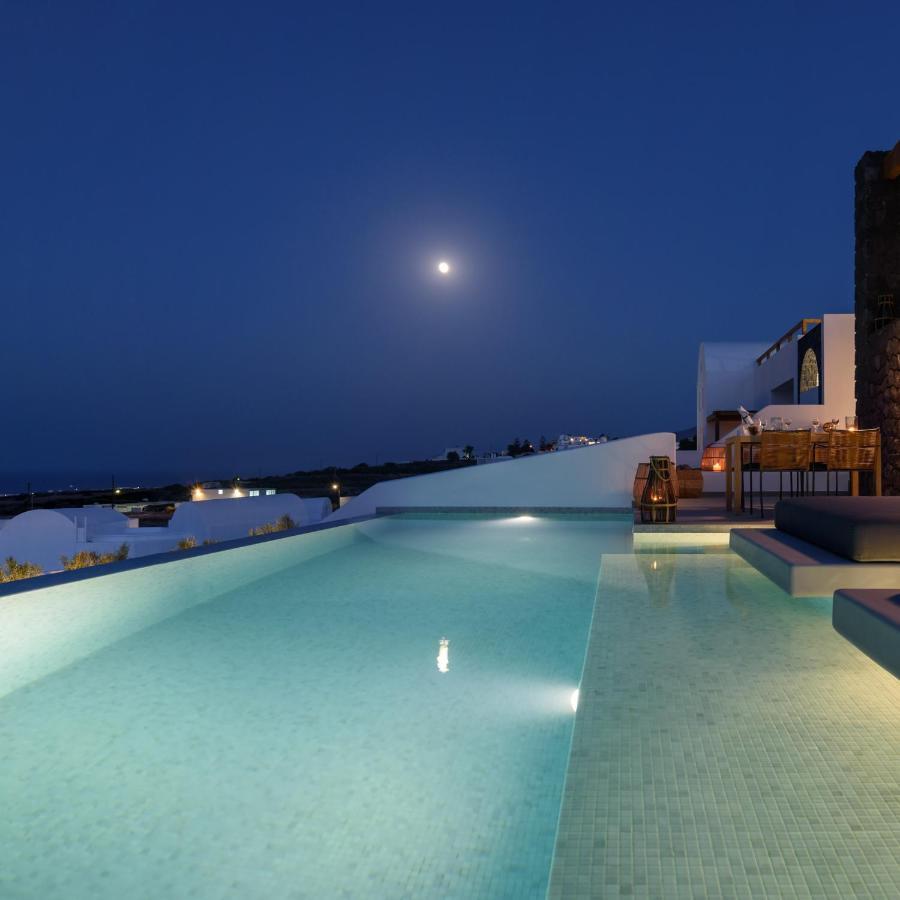 Este Luxury Suites Fira  Exterior photo