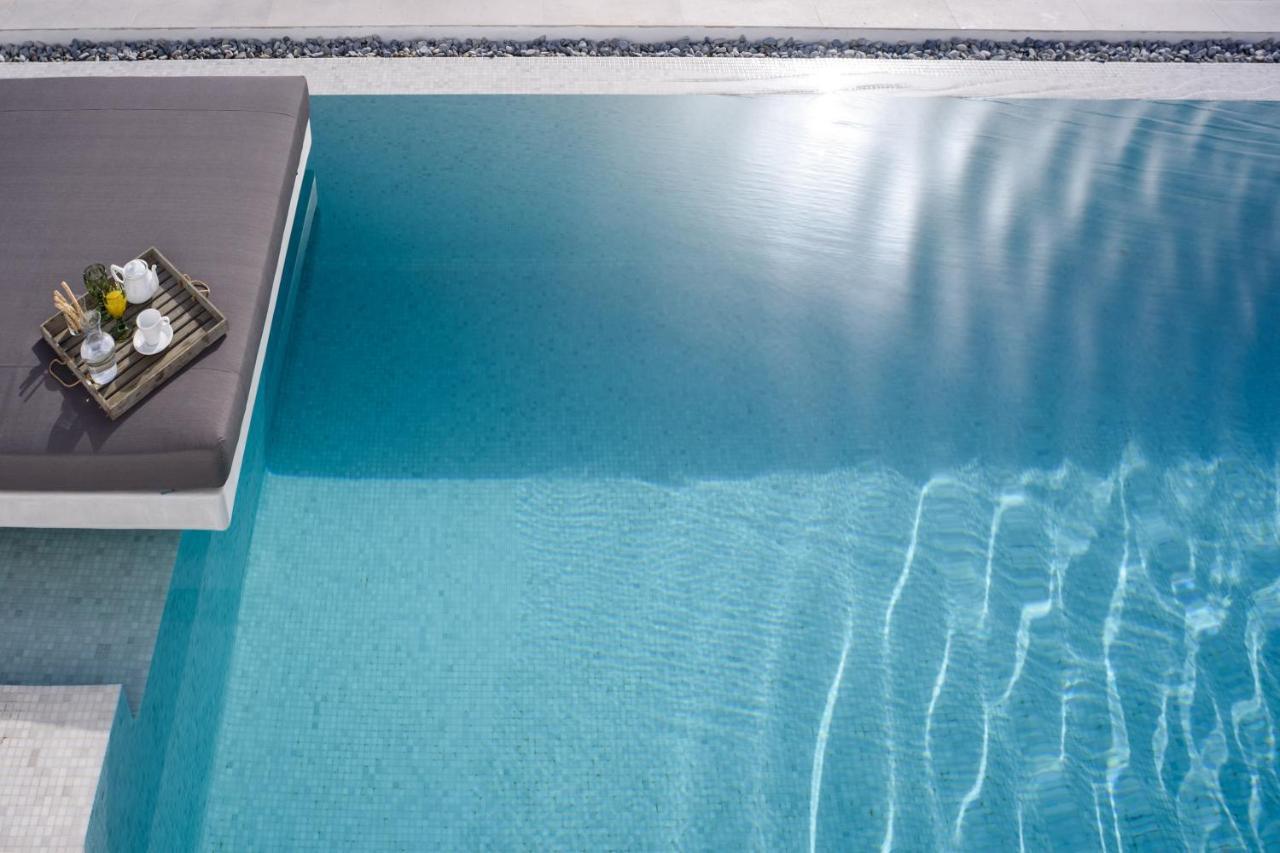 Este Luxury Suites Fira  Exterior photo